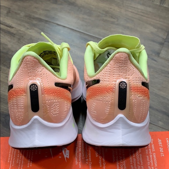 NIKE W AIR ZOOM PEGASUS 36 PRM RISE - Picture 3 of 16